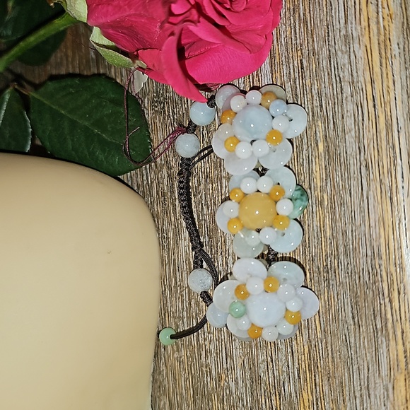 New Jade Flower Bracelet - Picture 6 of 6